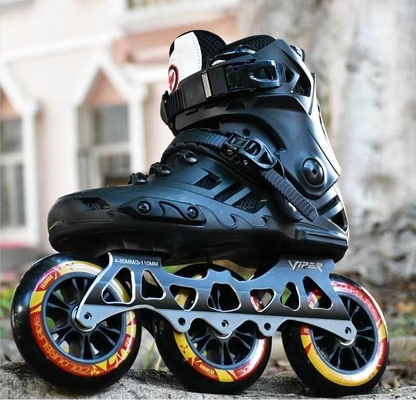 4 produits noirs 2 de sports en plein air de roues en 1 matériel d'unité centrale de patins de rouleau