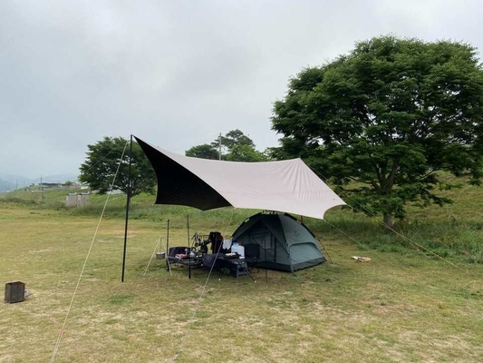 Czarna powłoka Przenośny baldachim przeciwsłoneczny Outdoor Wodoodporny tipi ODM